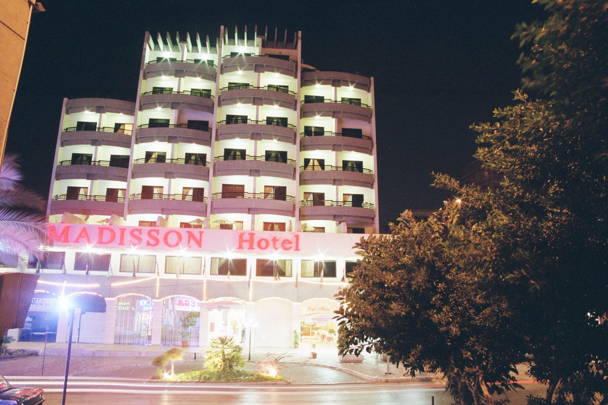 Madisson Hotel Joünié Exterior foto